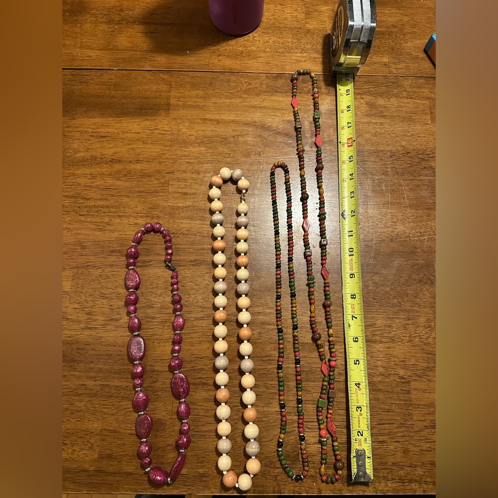 Elegant set of 4 Necklaces